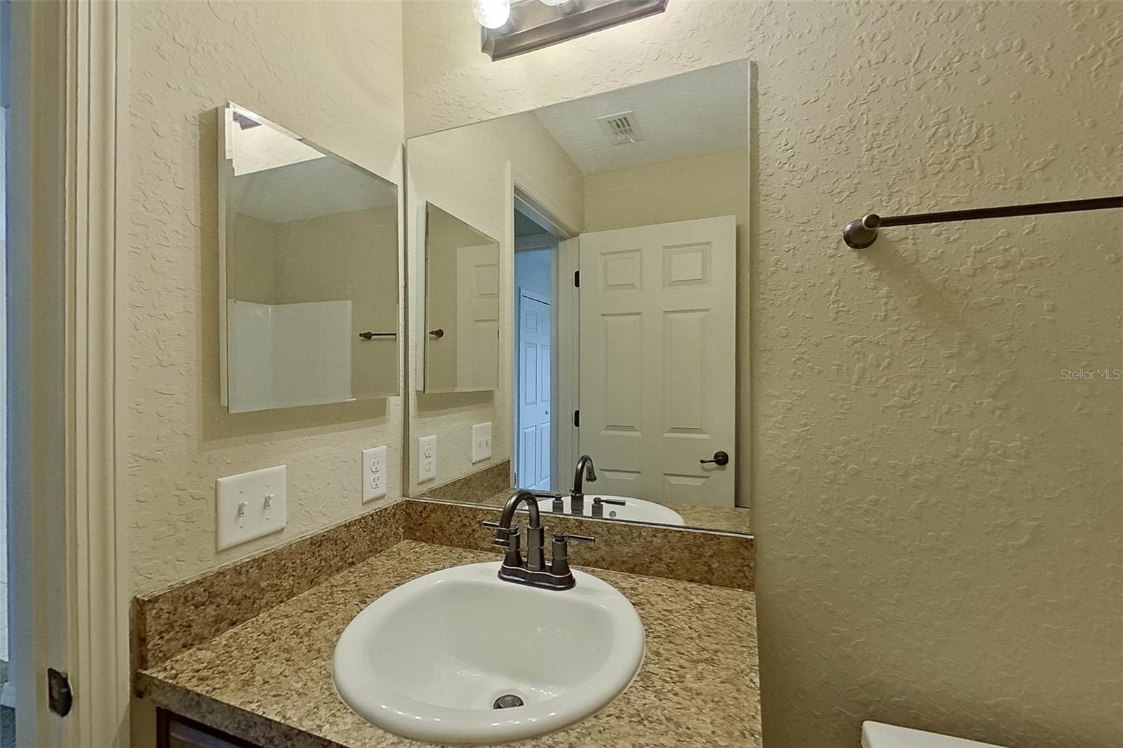 MARION OAKS UN 01 - Residential Lease