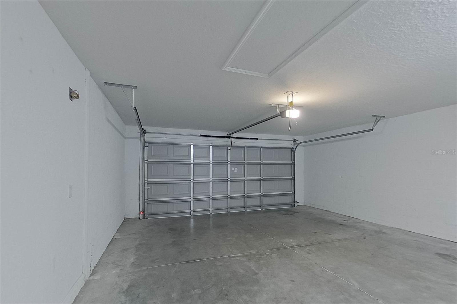 MARION OAKS UN 01 - Residential Lease
