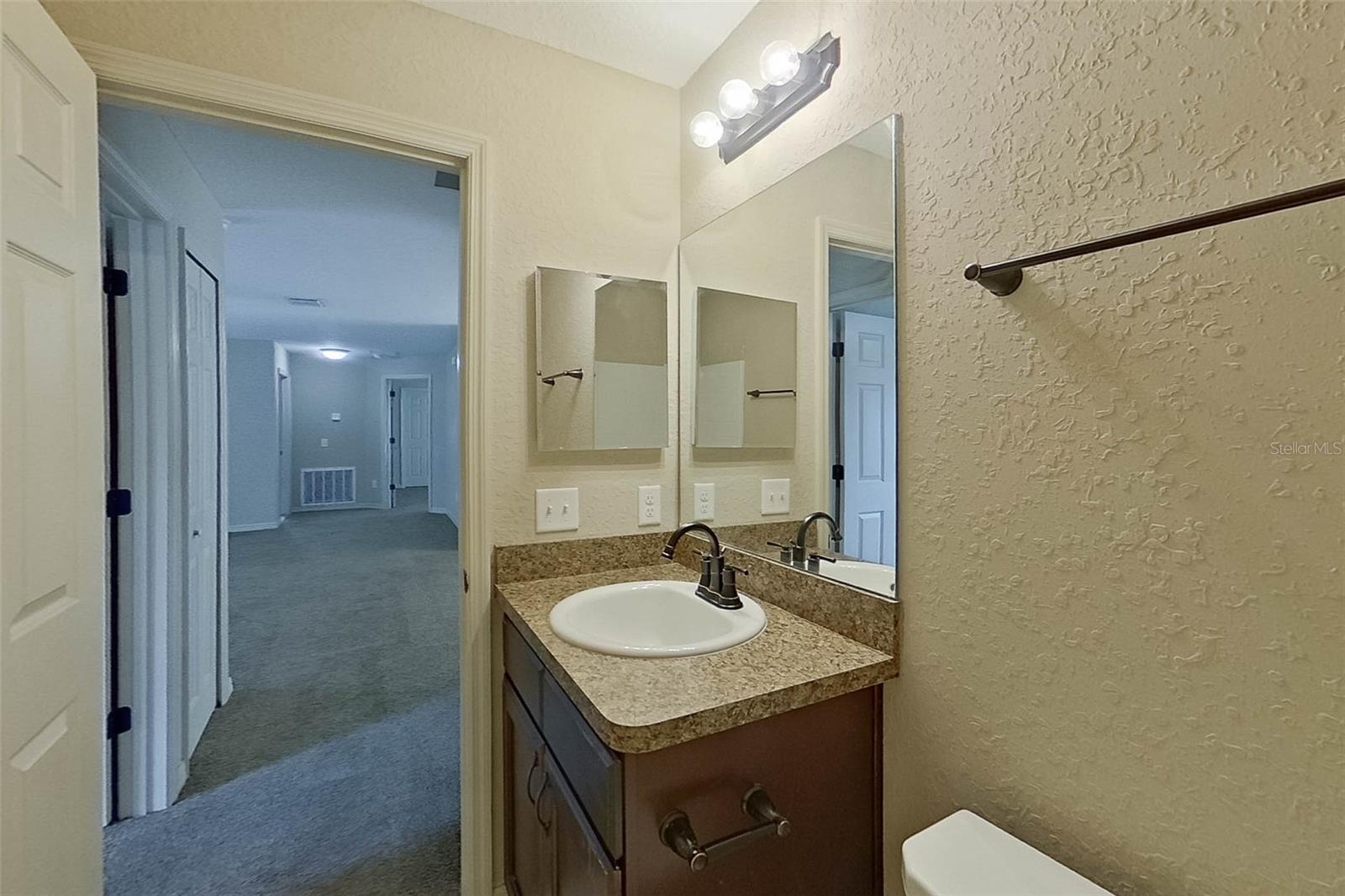 MARION OAKS UN 01 - Residential Lease
