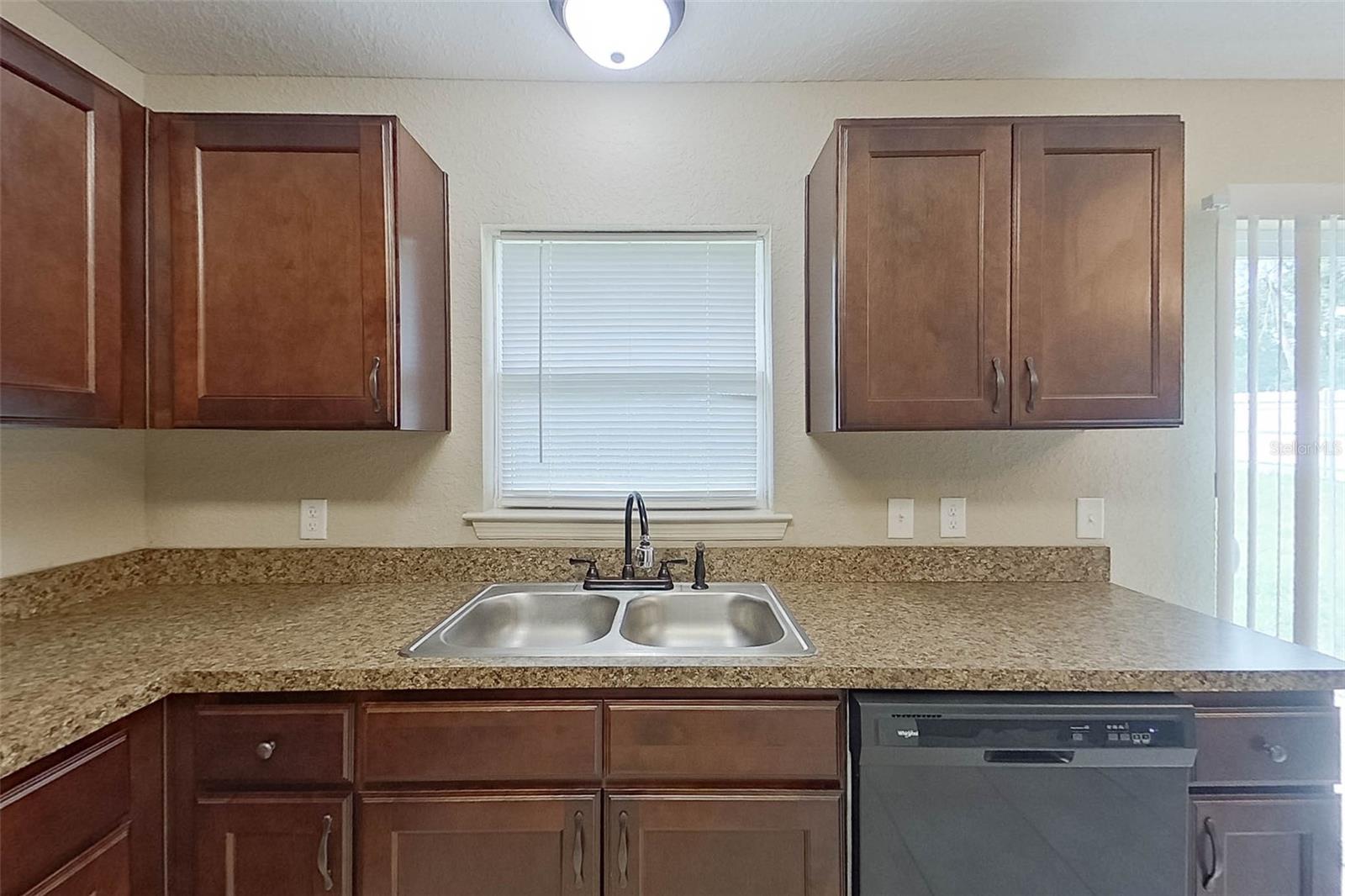 MARION OAKS UN 01 - Residential Lease