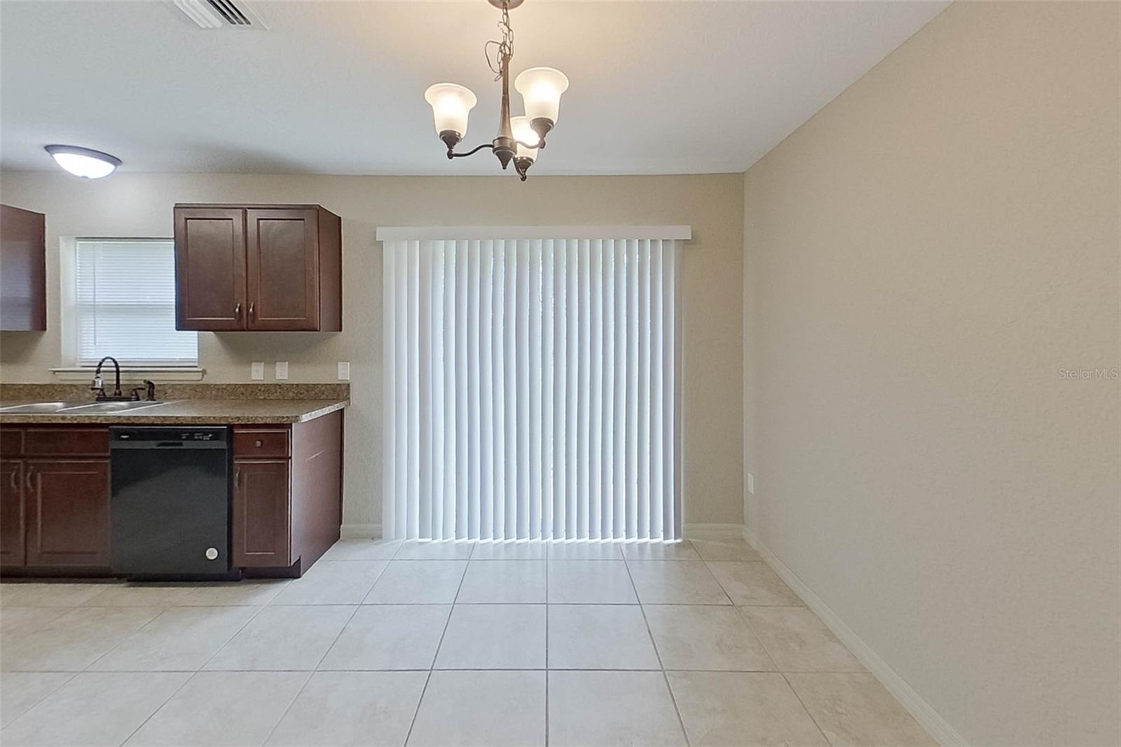 MARION OAKS UN 01 - Residential Lease