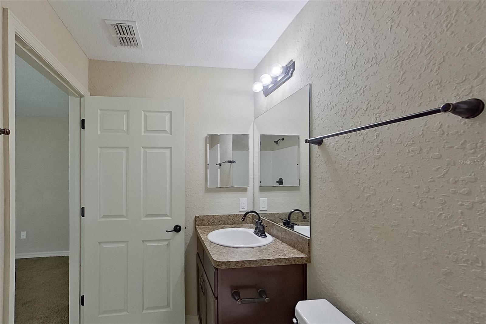 MARION OAKS UN 01 - Residential Lease