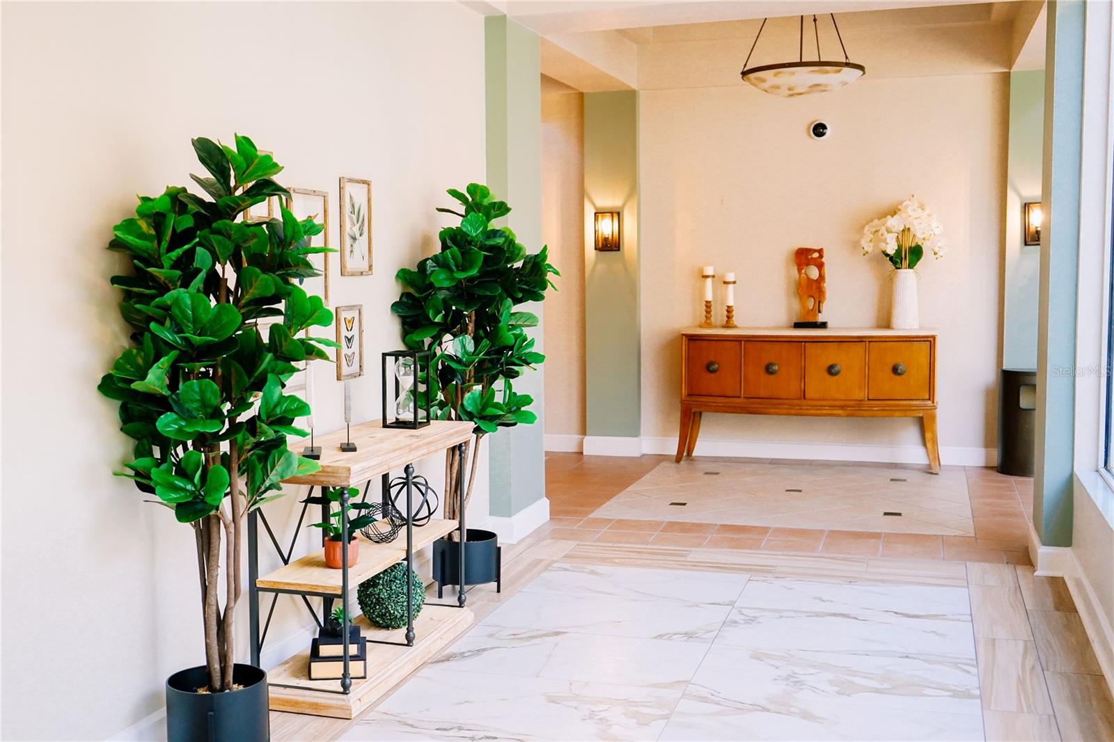 HIGHGATE IV CONDO - Residential