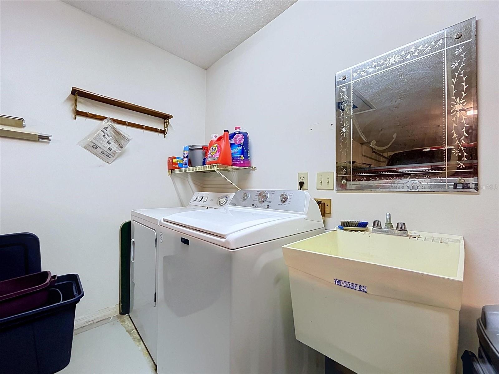 HIGHGATE IV CONDO - Residential