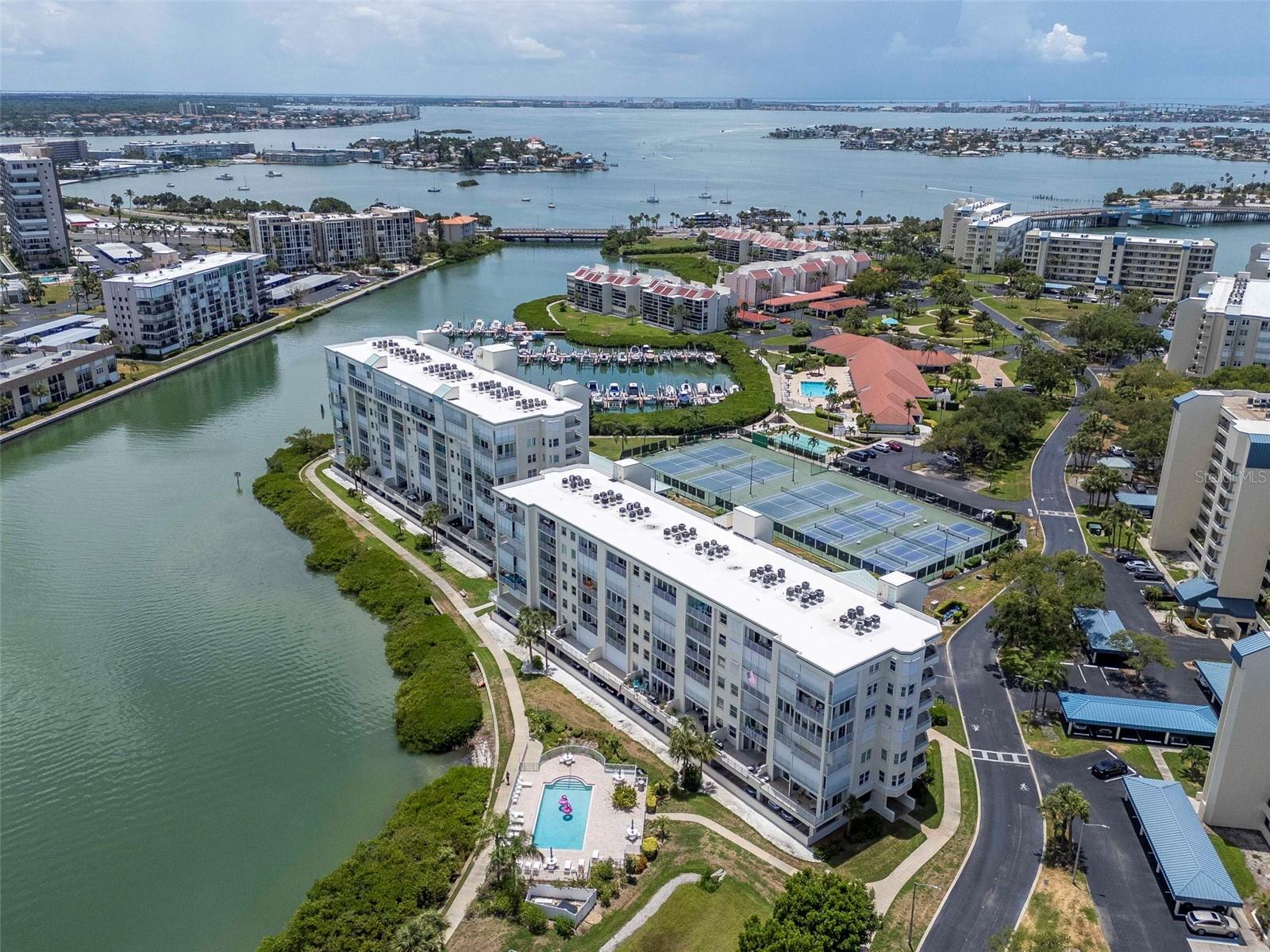 HARBOURSIDE CONDO - Residential