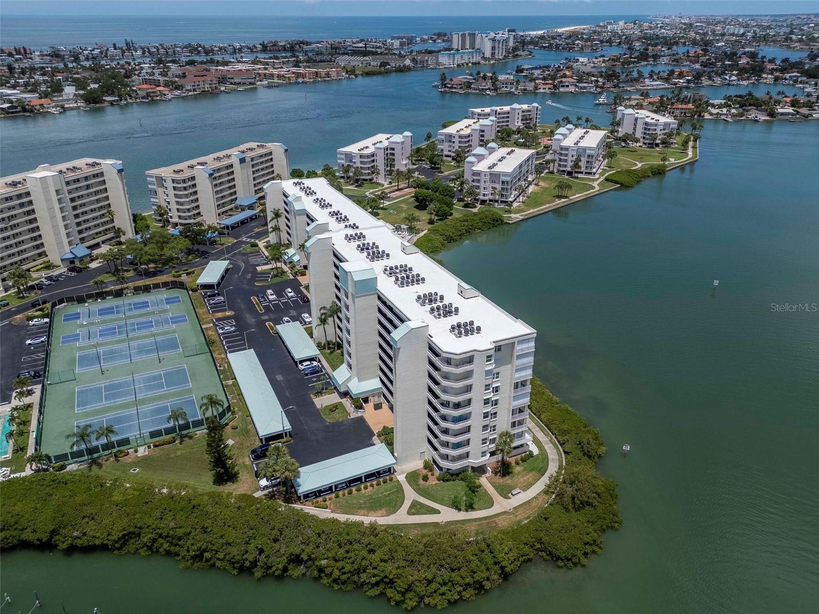 HARBOURSIDE CONDO - Residential