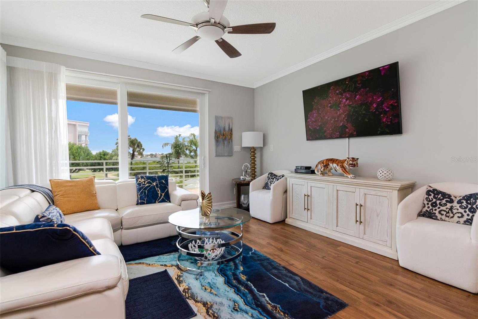 HARBOURSIDE CONDO - Residential