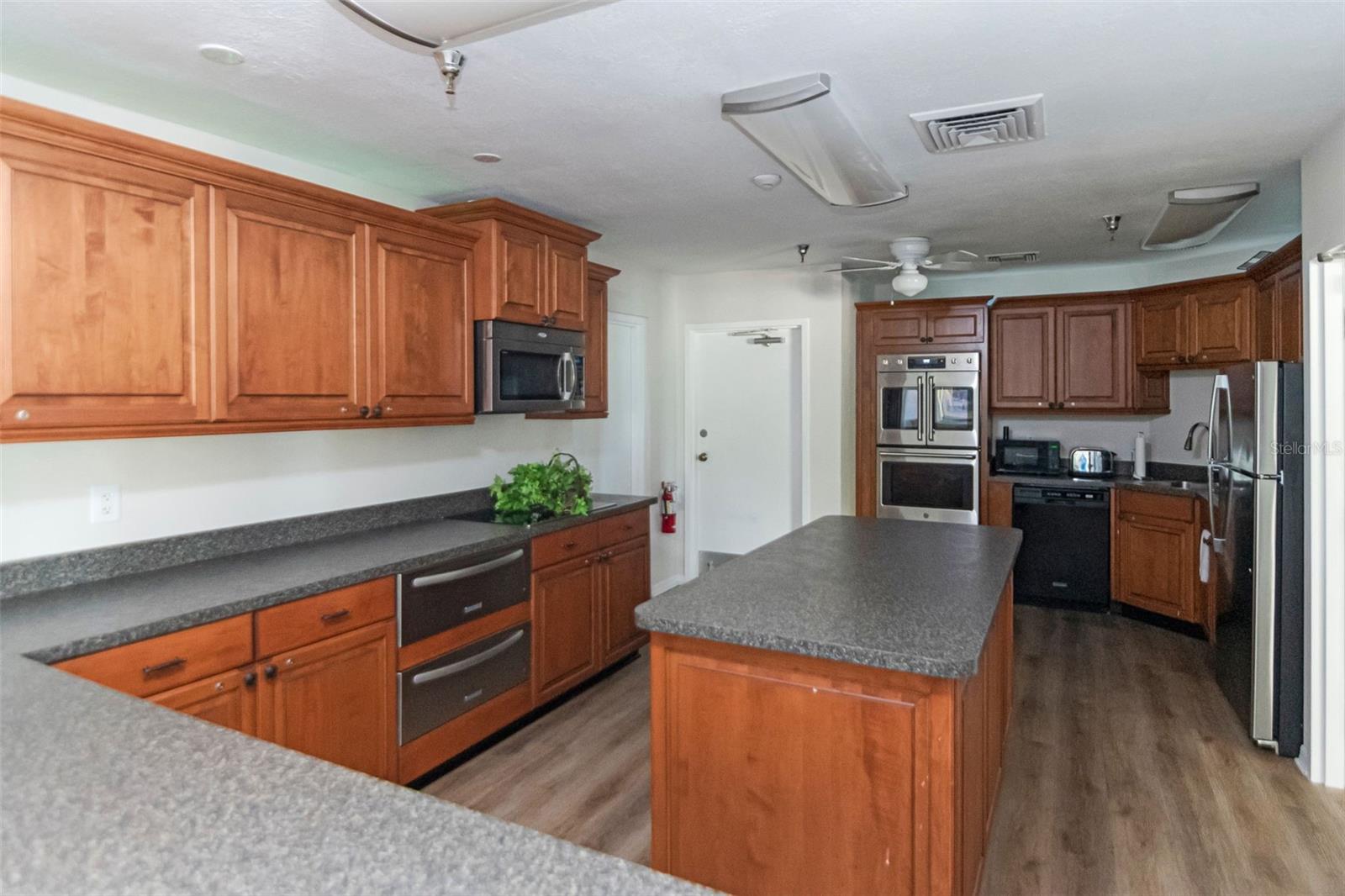 HARBOURSIDE CONDO - Residential