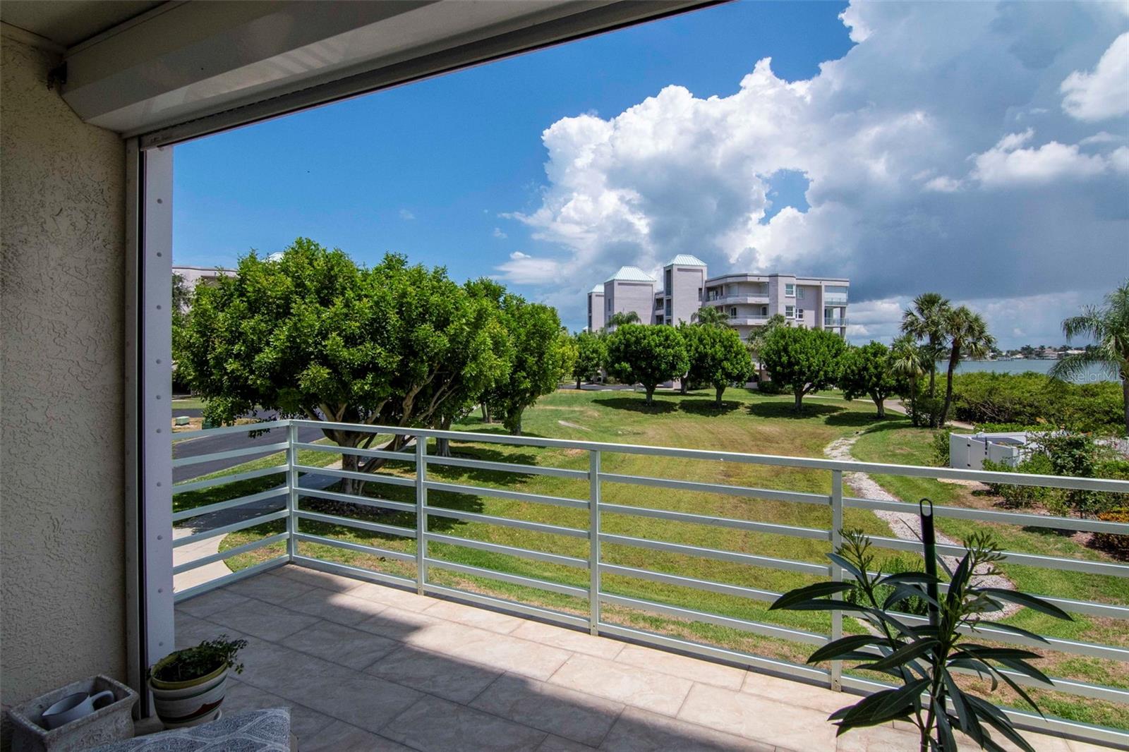 HARBOURSIDE CONDO - Residential