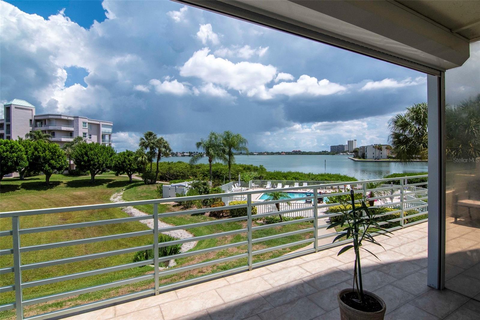 HARBOURSIDE CONDO - Residential