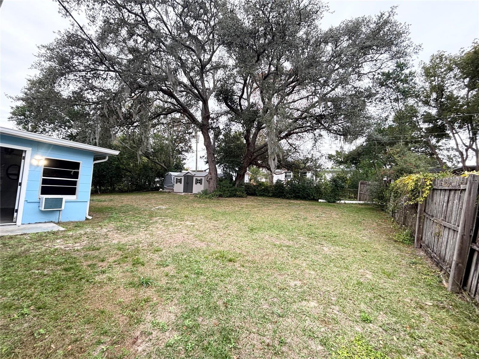 000114 - BEVERLY HILLS UNIT 2 - Residential