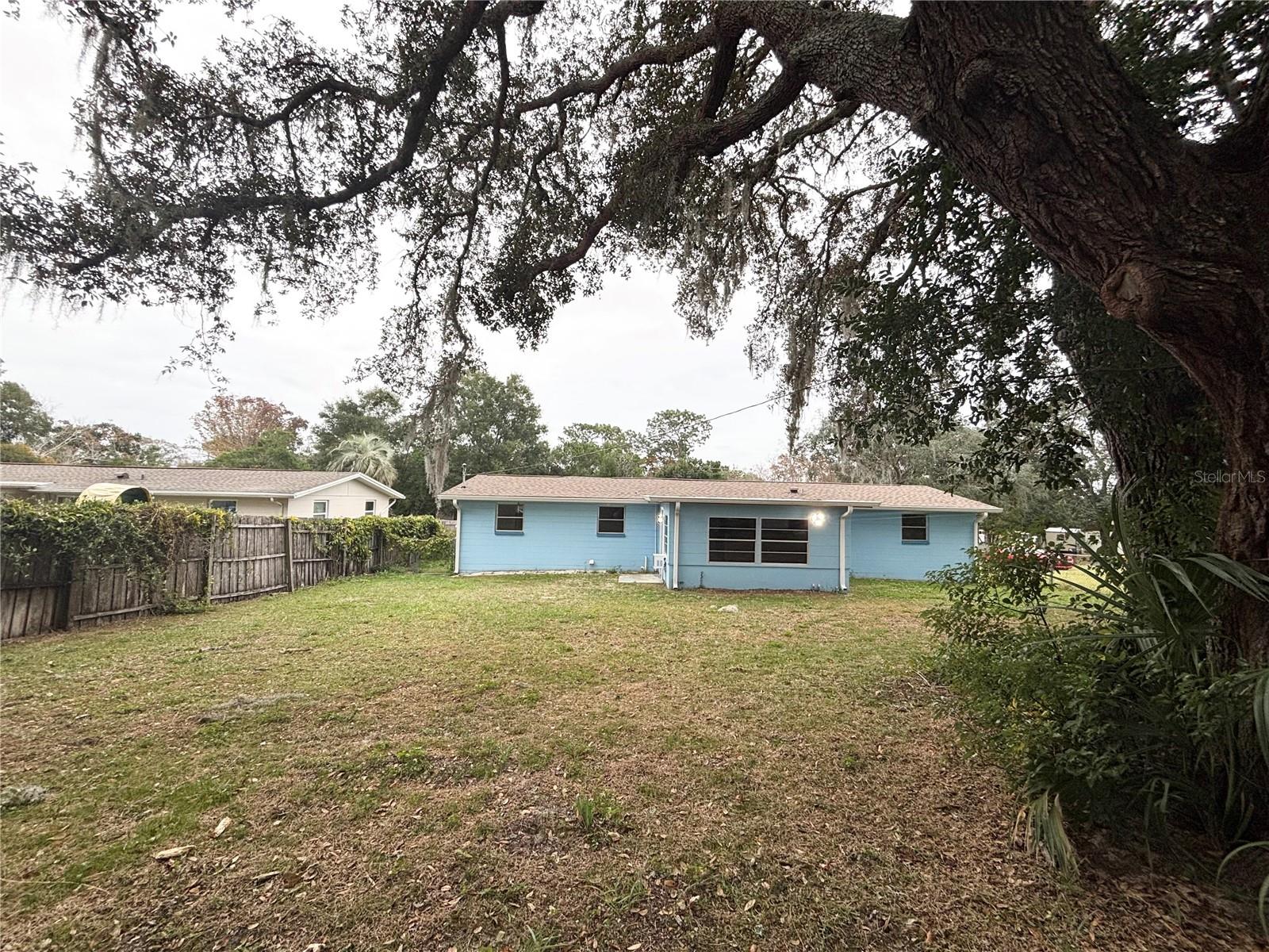 000114 - BEVERLY HILLS UNIT 2 - Residential