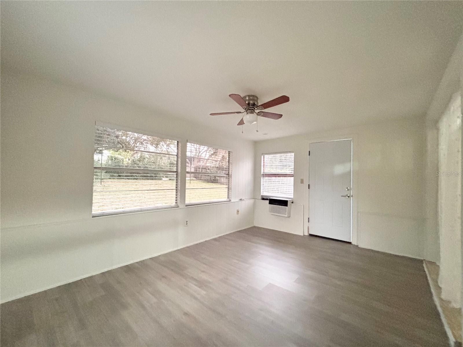 000114 - BEVERLY HILLS UNIT 2 - Residential