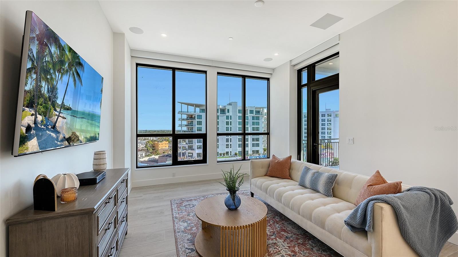 THE DEMARCAY - Residential