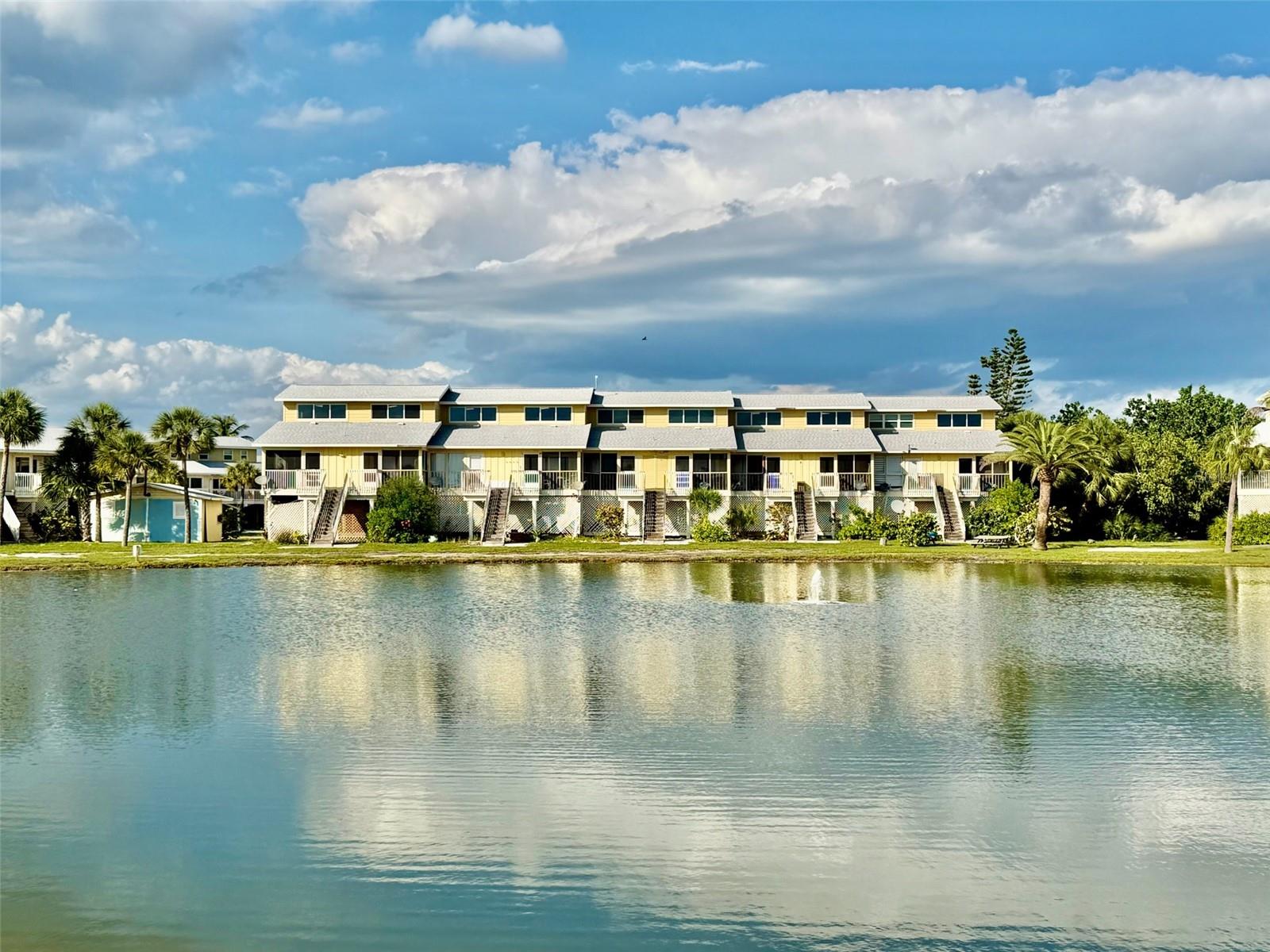 HIDEAWAY BAY BEACH CLUB - Residential