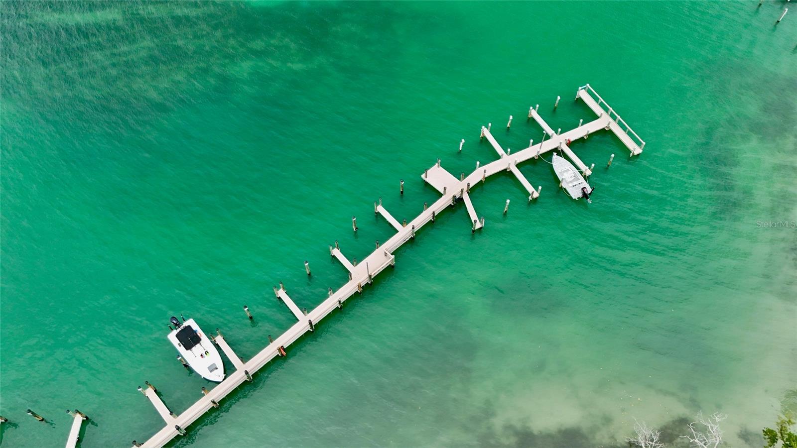 HIDEAWAY BAY BEACH CLUB - Residential