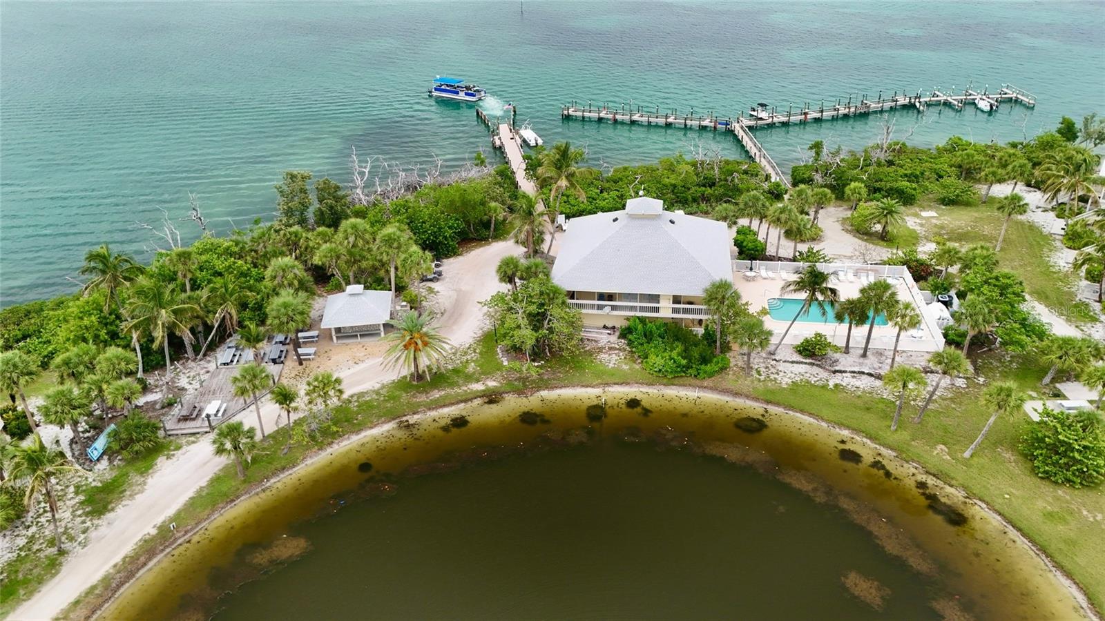 HIDEAWAY BAY BEACH CLUB - Residential