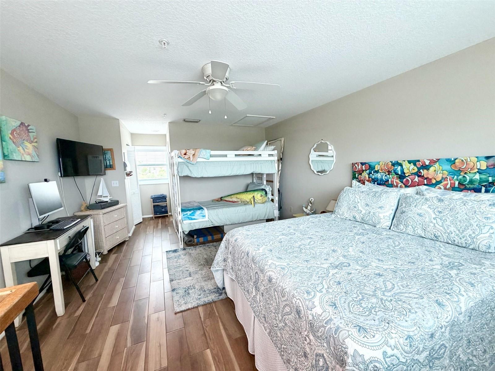 HIDEAWAY BAY BEACH CLUB - Residential