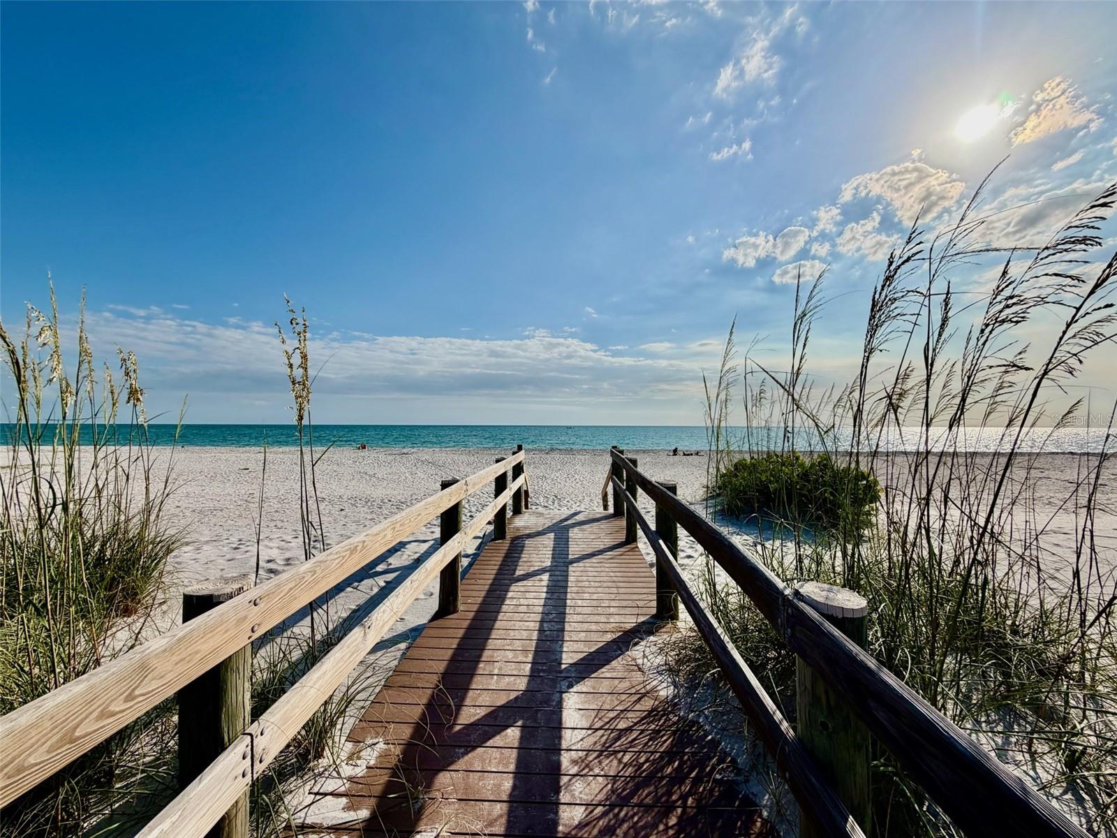 HIDEAWAY BAY BEACH CLUB - Residential