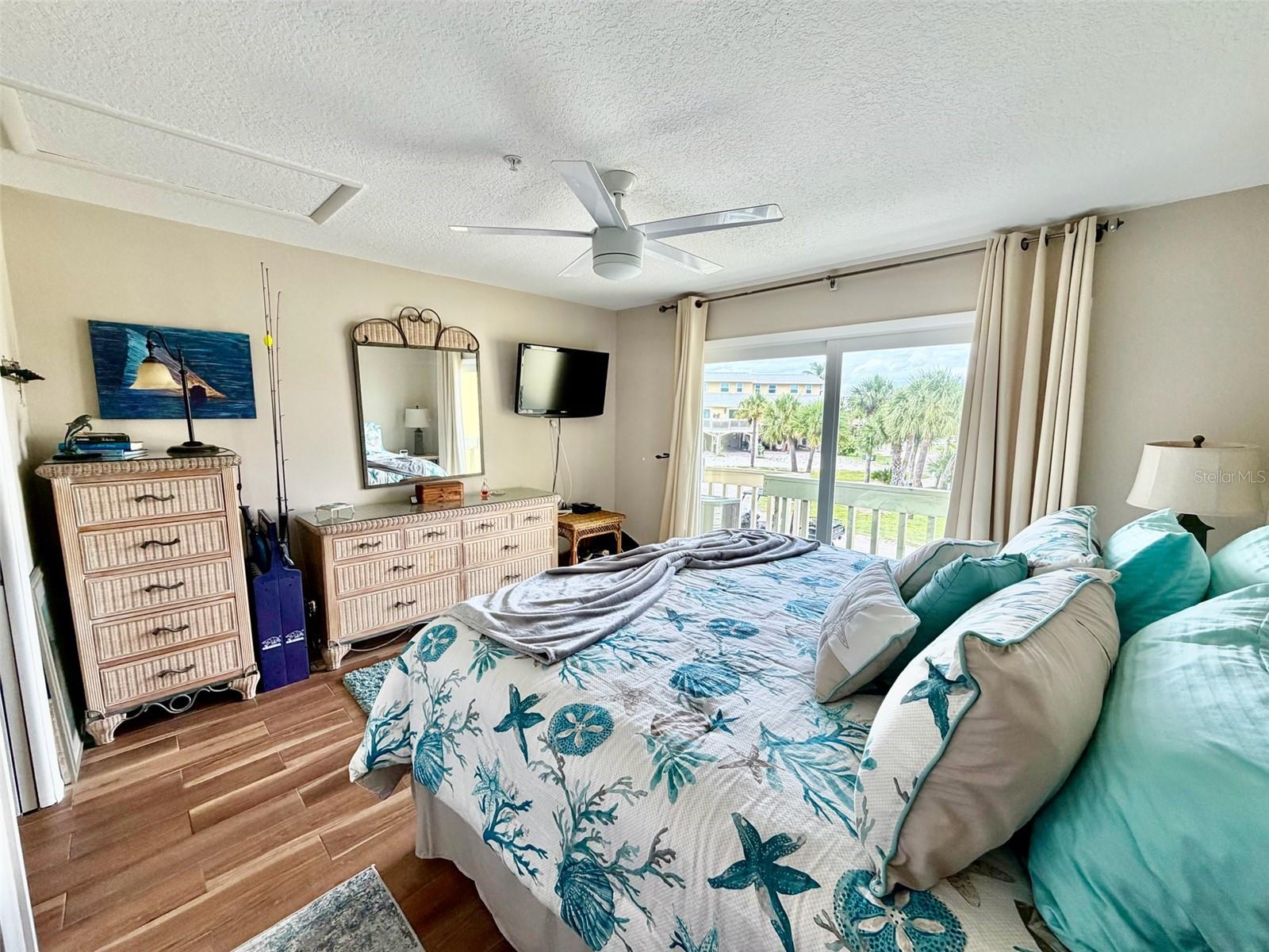 HIDEAWAY BAY BEACH CLUB - Residential