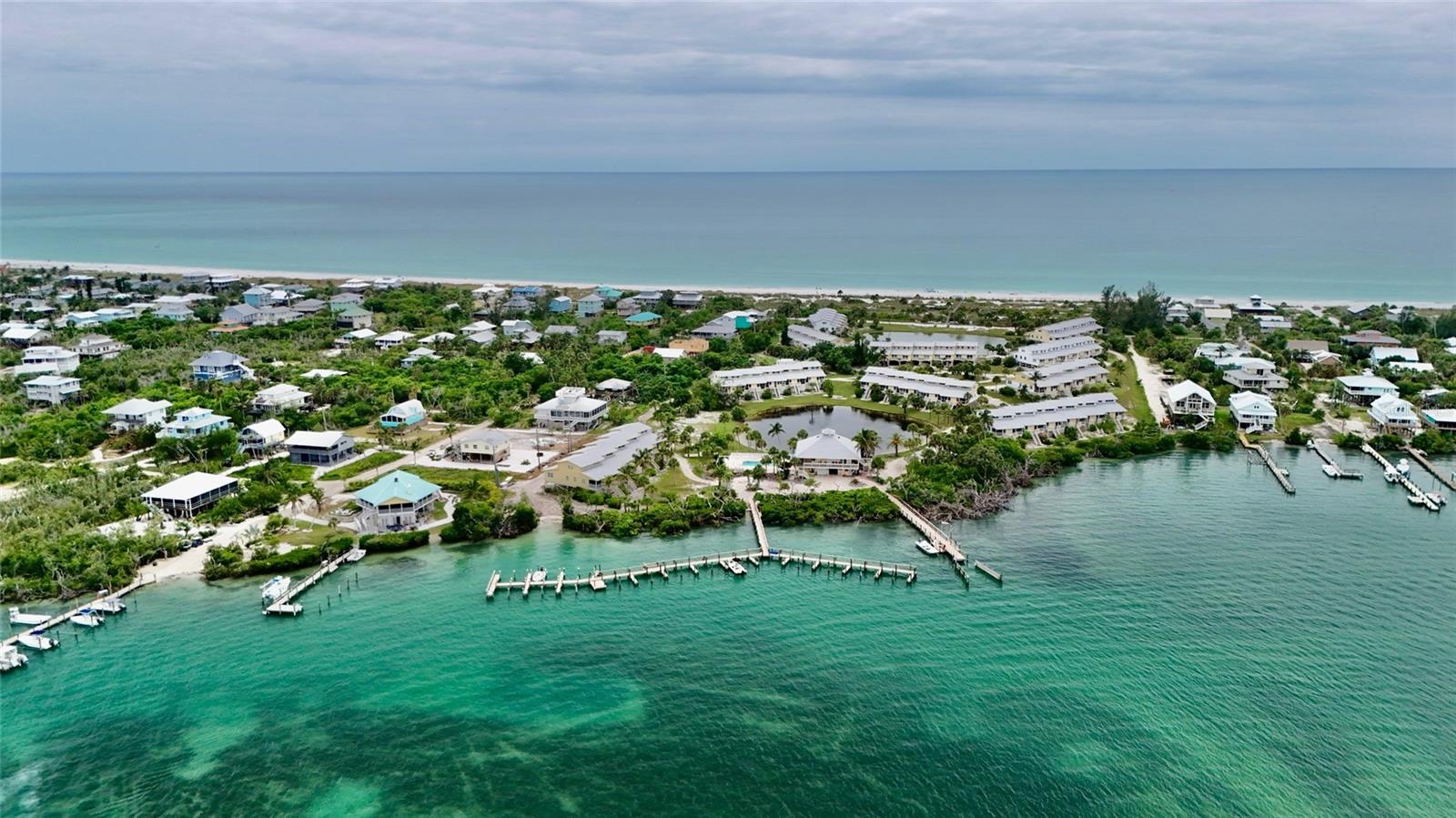 HIDEAWAY BAY BEACH CLUB - Residential