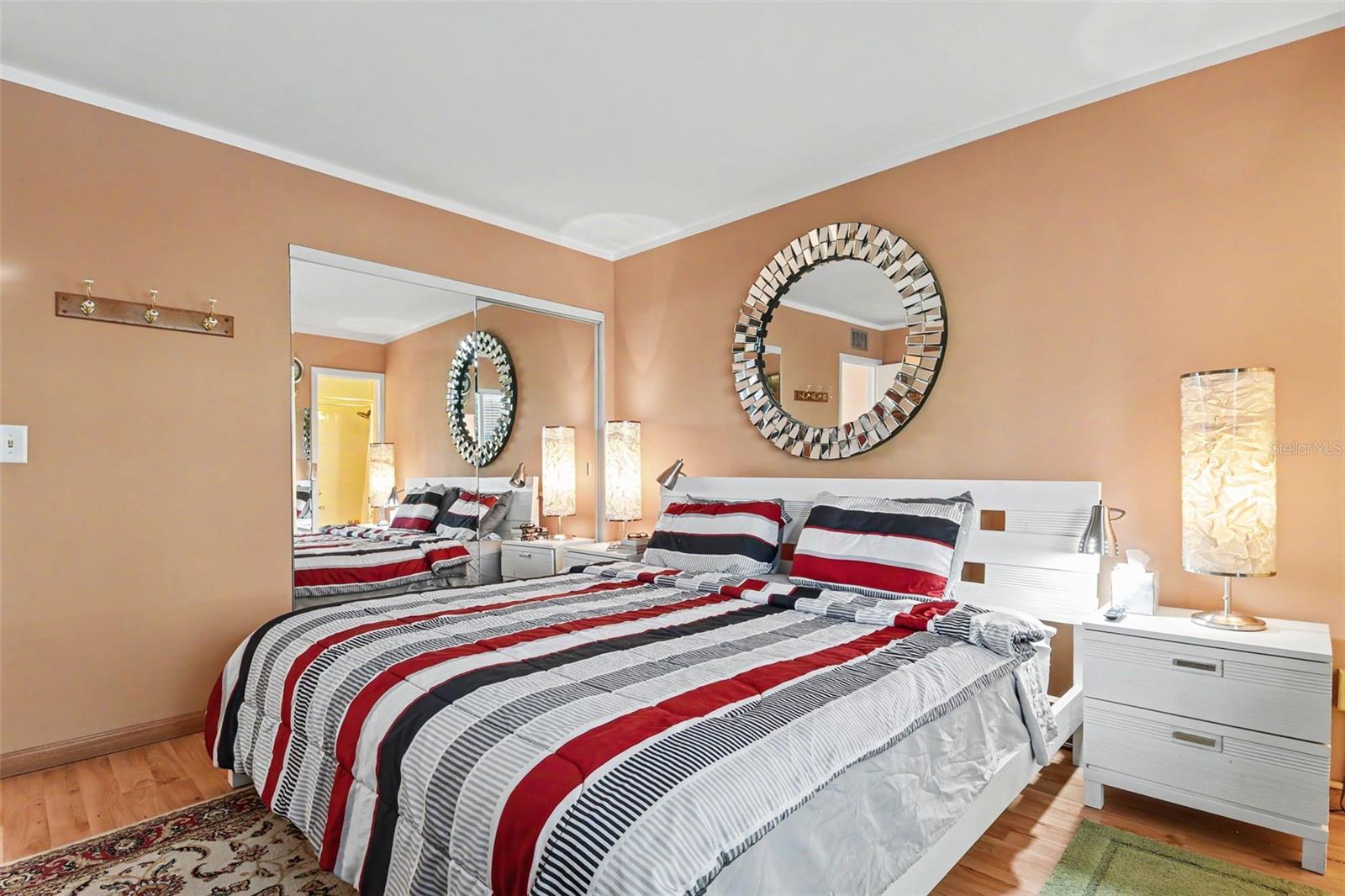 DOUGLAS ARMS - Residential