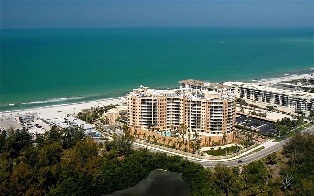 THE RESIDENCES - Residential