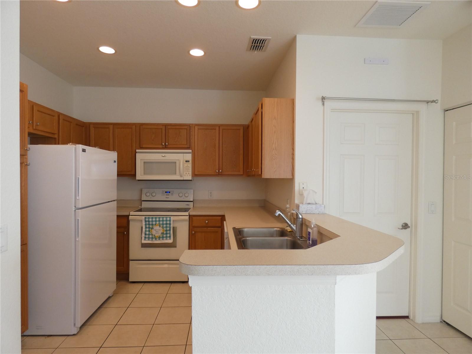 ESTATES/PARK CENTRAL CONDO BLD - Residential