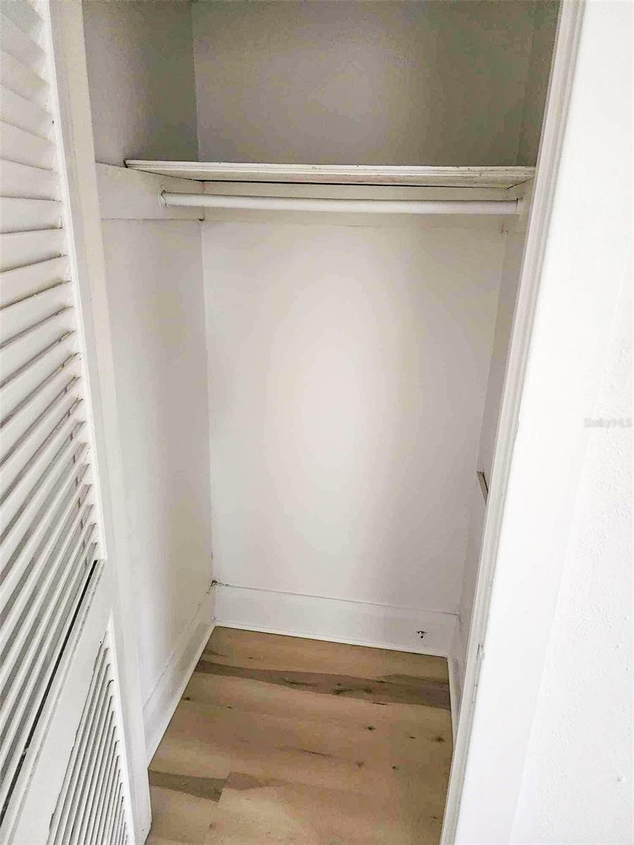 KENILWORTH GROVE SUB - Residential Lease