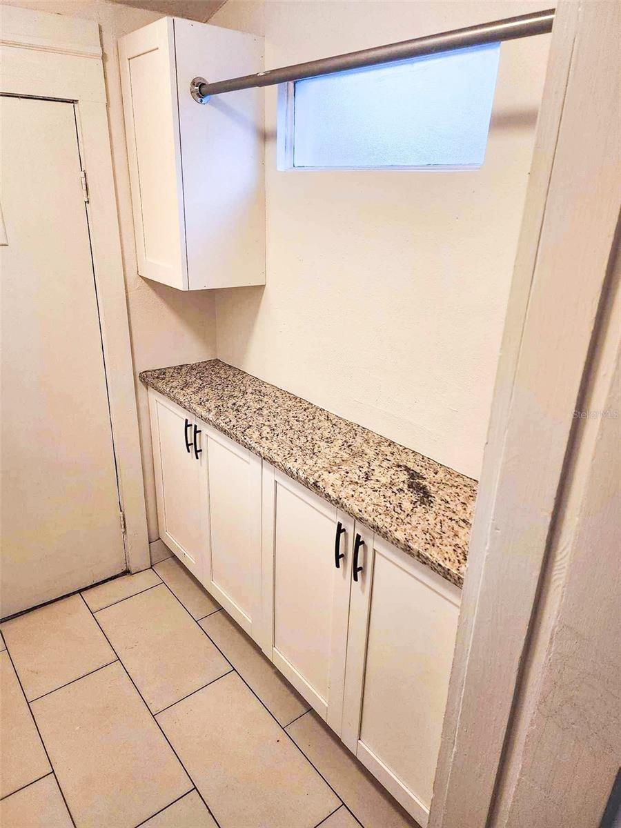 KENILWORTH GROVE SUB - Residential Lease