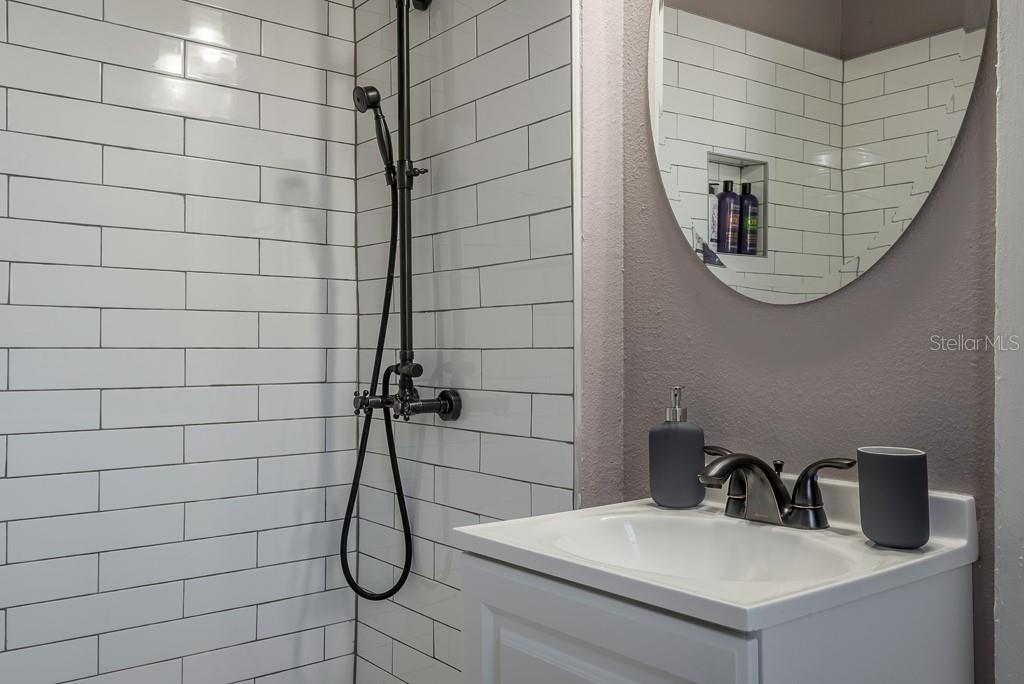 KENILWORTH GROVE SUB - Residential Lease