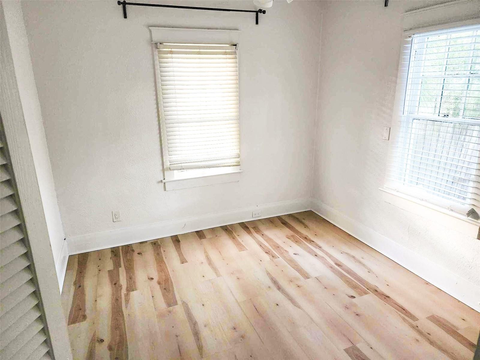 KENILWORTH GROVE SUB - Residential Lease