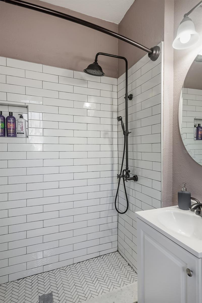 KENILWORTH GROVE SUB - Residential Lease