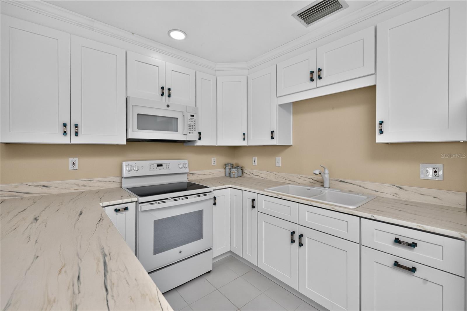 EL GALEON SOUTH - Residential