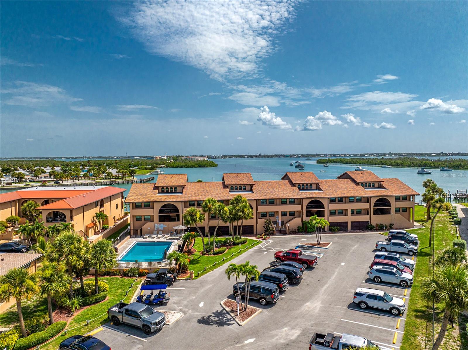 EL GALEON SOUTH - Residential
