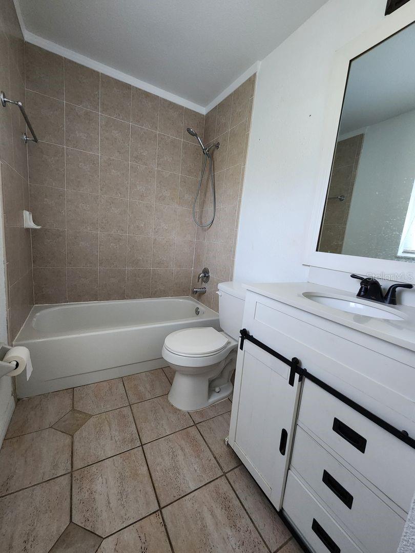 HIDDEN LAKE UNIT 1-D - Residential Lease