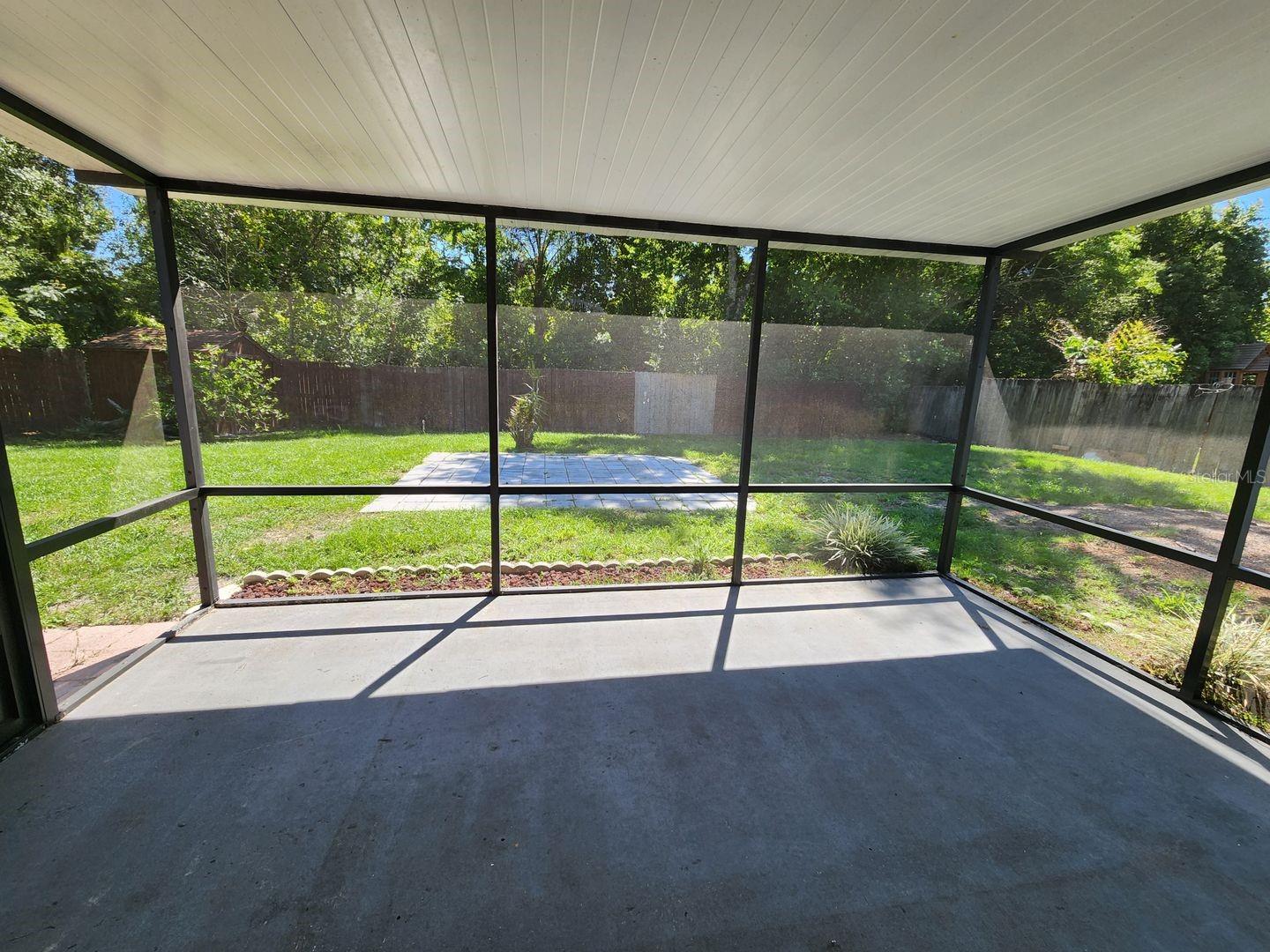 HIDDEN LAKE UNIT 1-D - Residential Lease