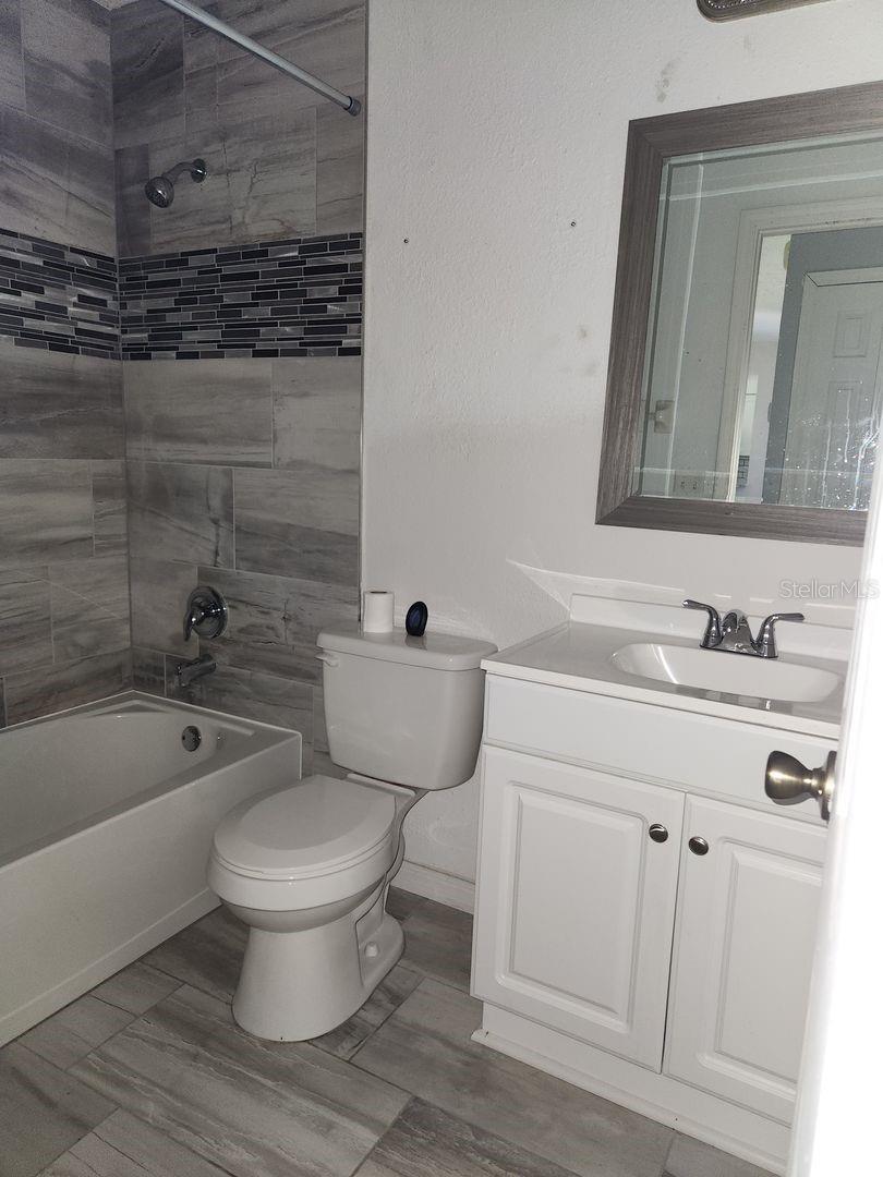 HIDDEN LAKE UNIT 1-D - Residential Lease