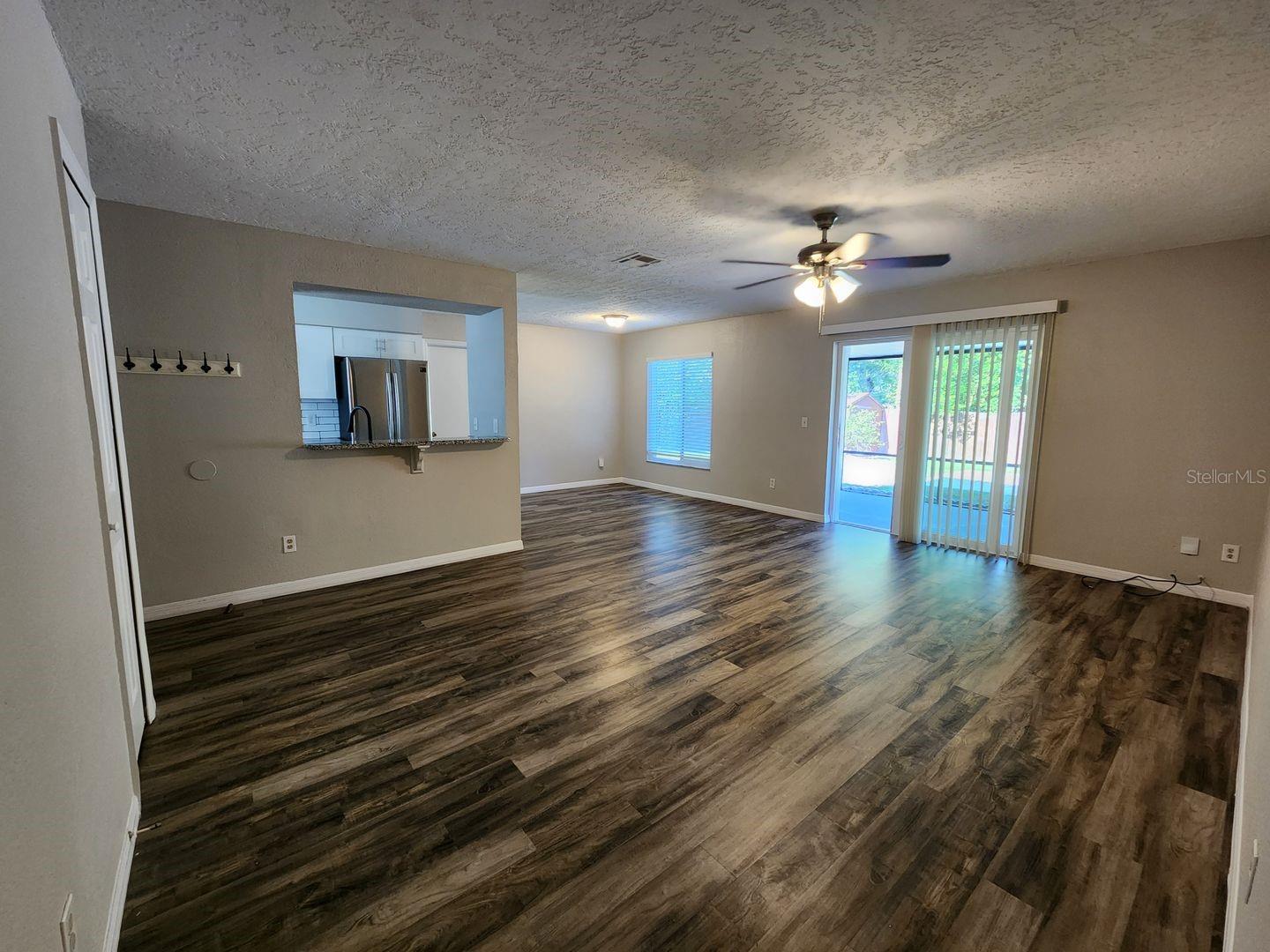 HIDDEN LAKE UNIT 1-D - Residential Lease