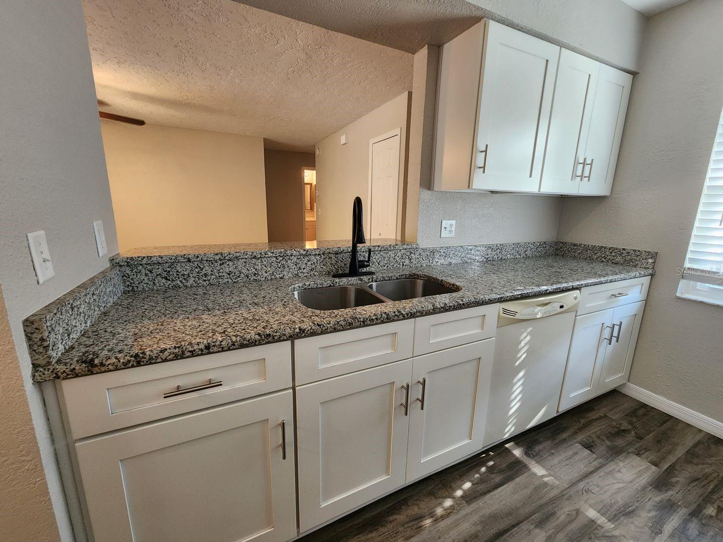 HIDDEN LAKE UNIT 1-D - Residential Lease