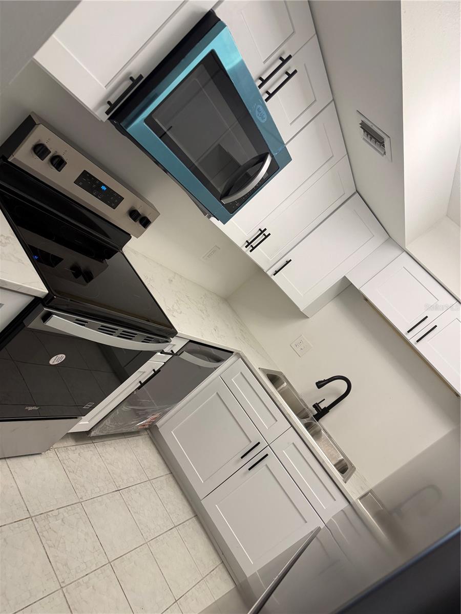 CHELSEA HOUSE - Residential