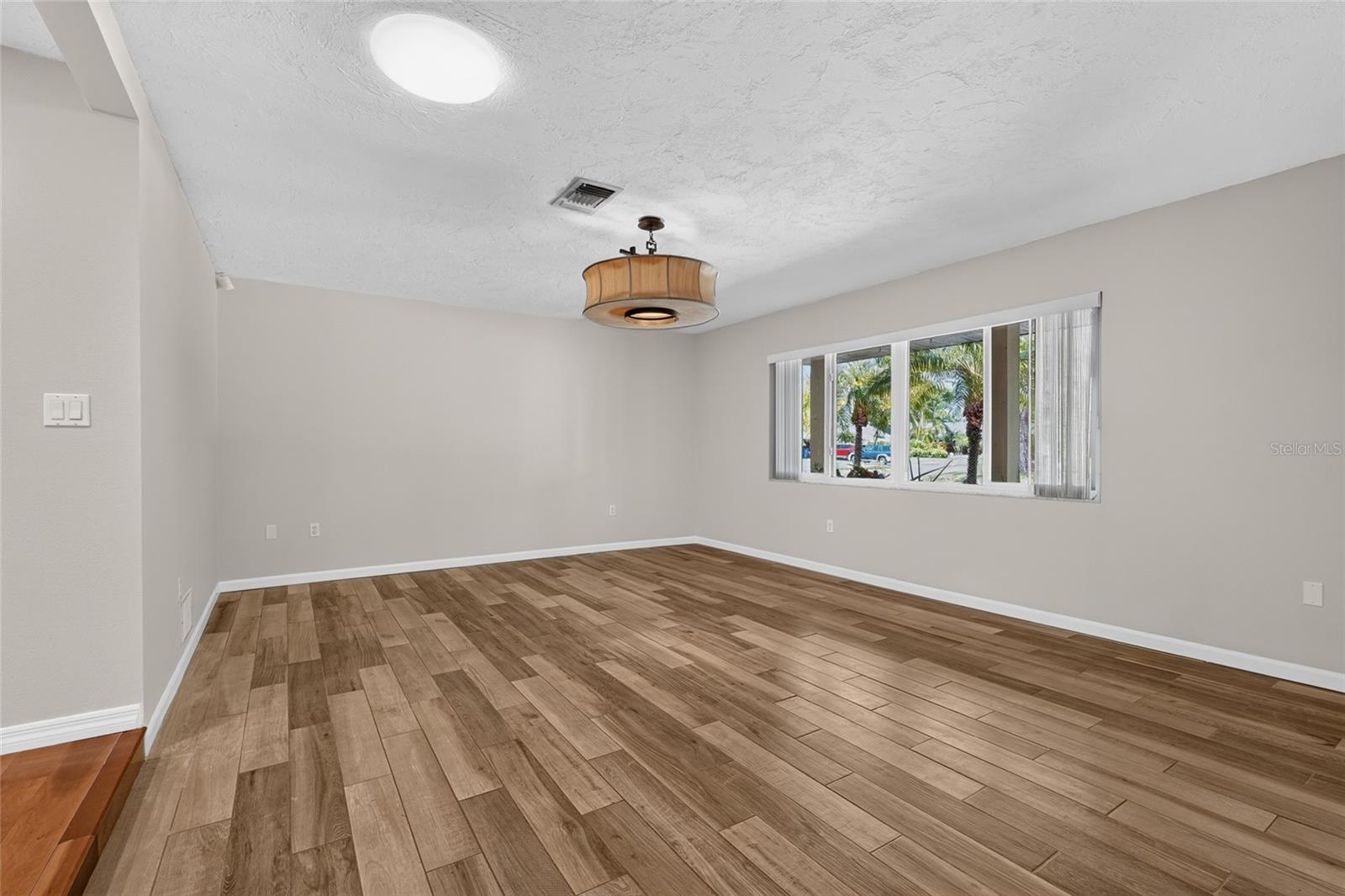 COUNTRY PLACE - Residential