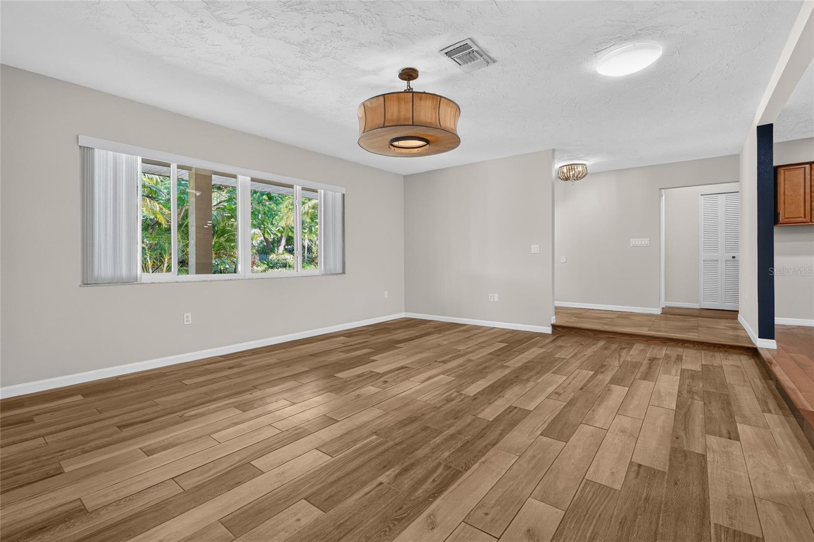 COUNTRY PLACE - Residential