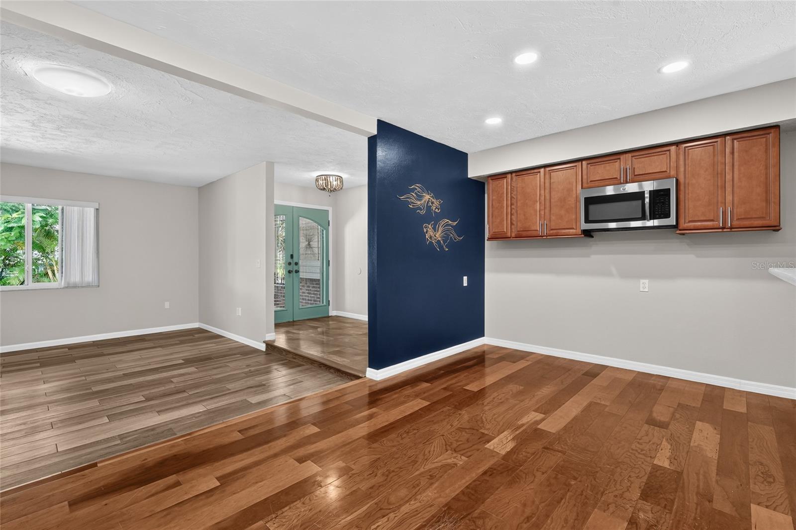 COUNTRY PLACE - Residential