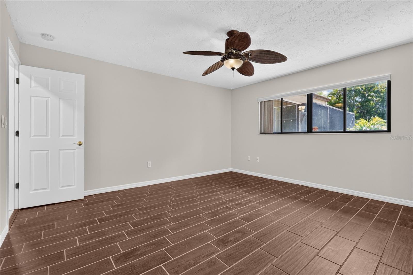 COUNTRY PLACE - Residential