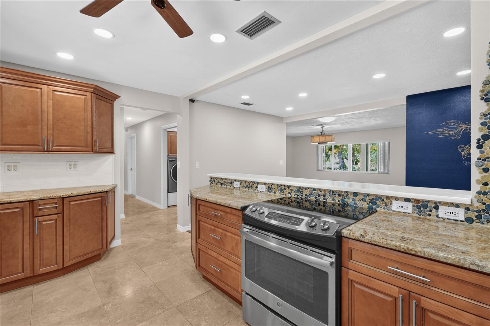 COUNTRY PLACE - Residential
