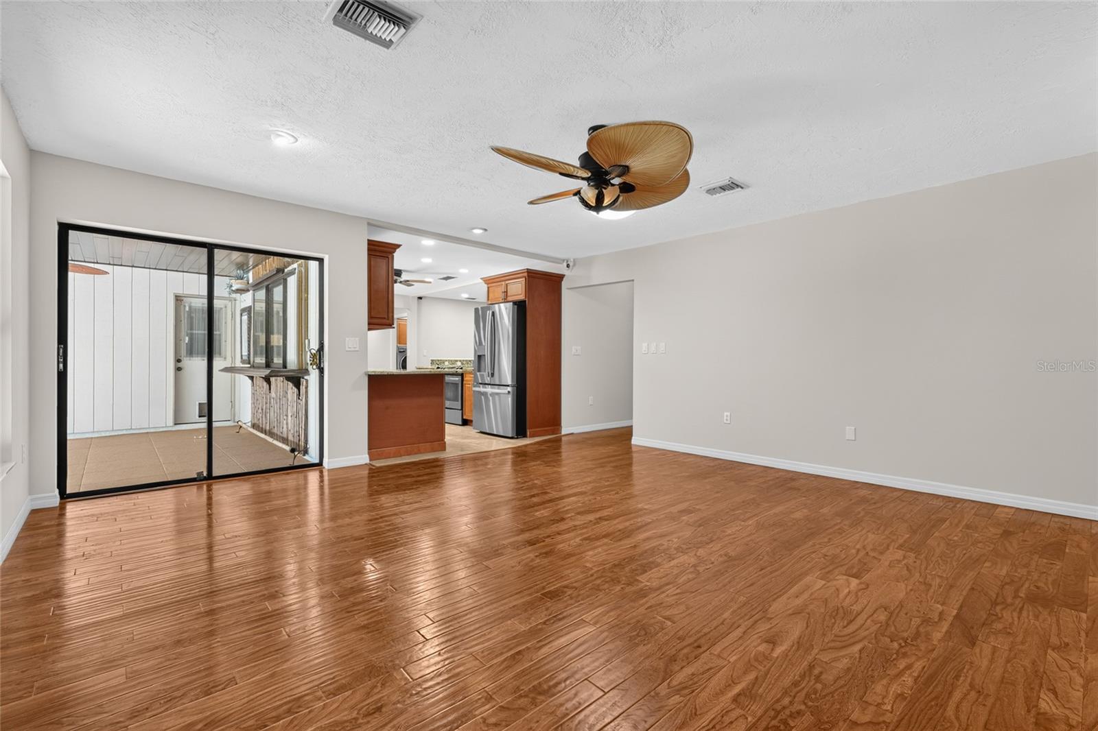 COUNTRY PLACE - Residential