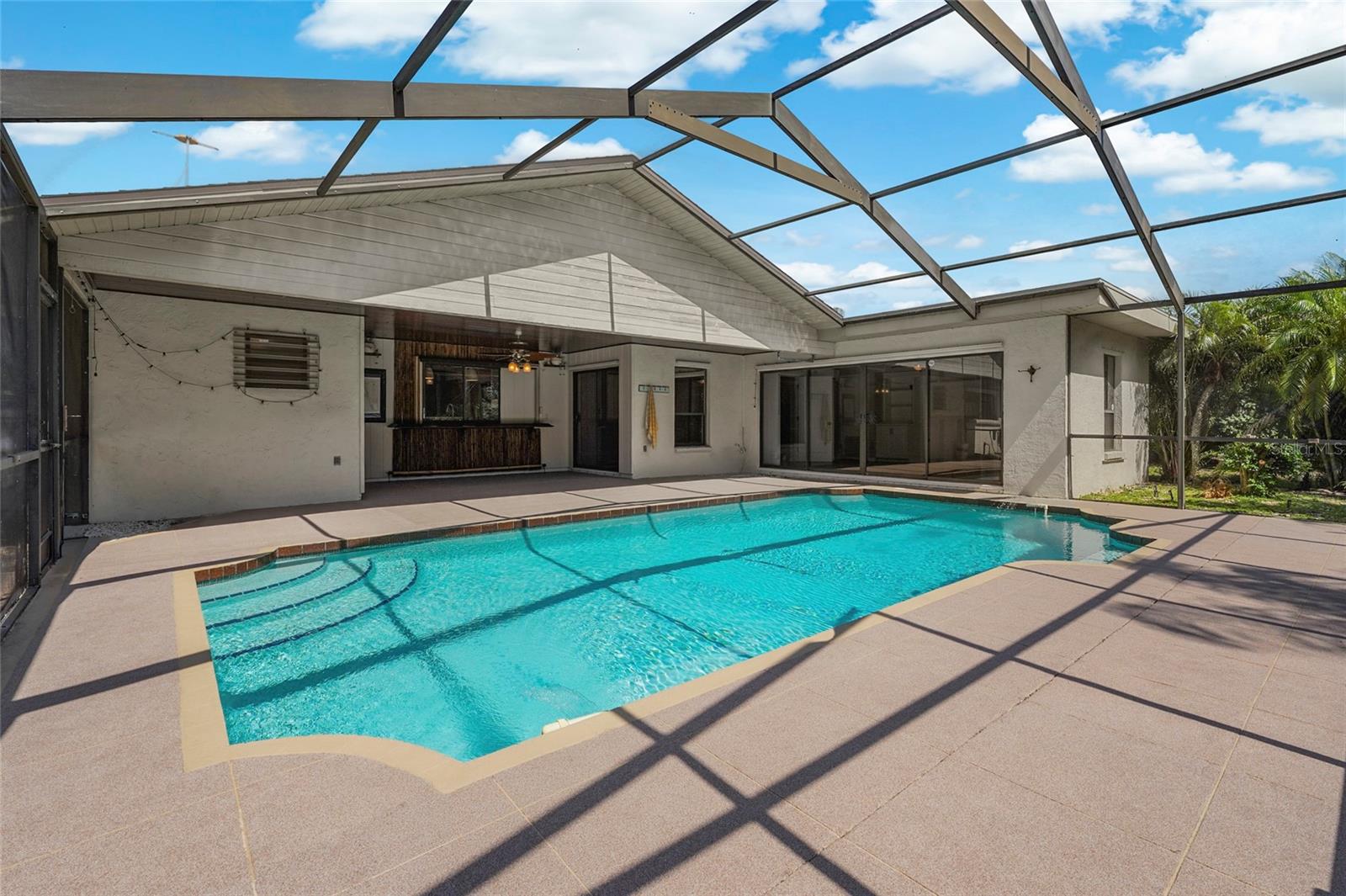 COUNTRY PLACE - Residential