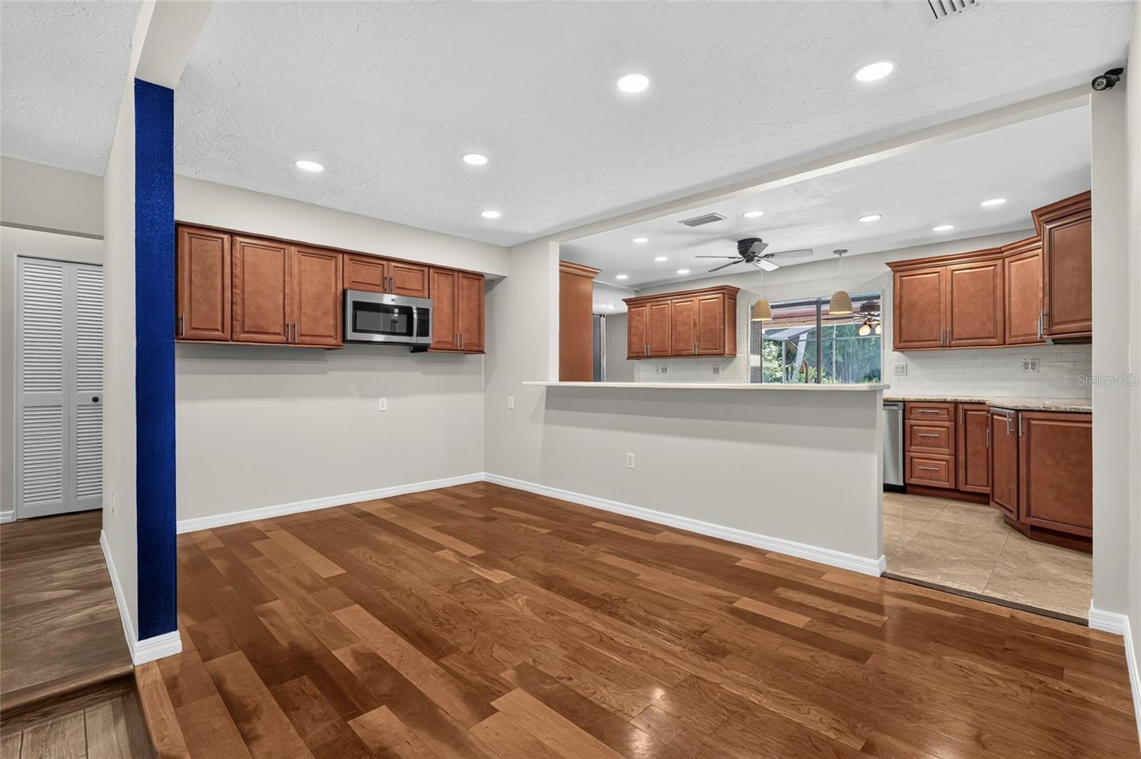 COUNTRY PLACE - Residential