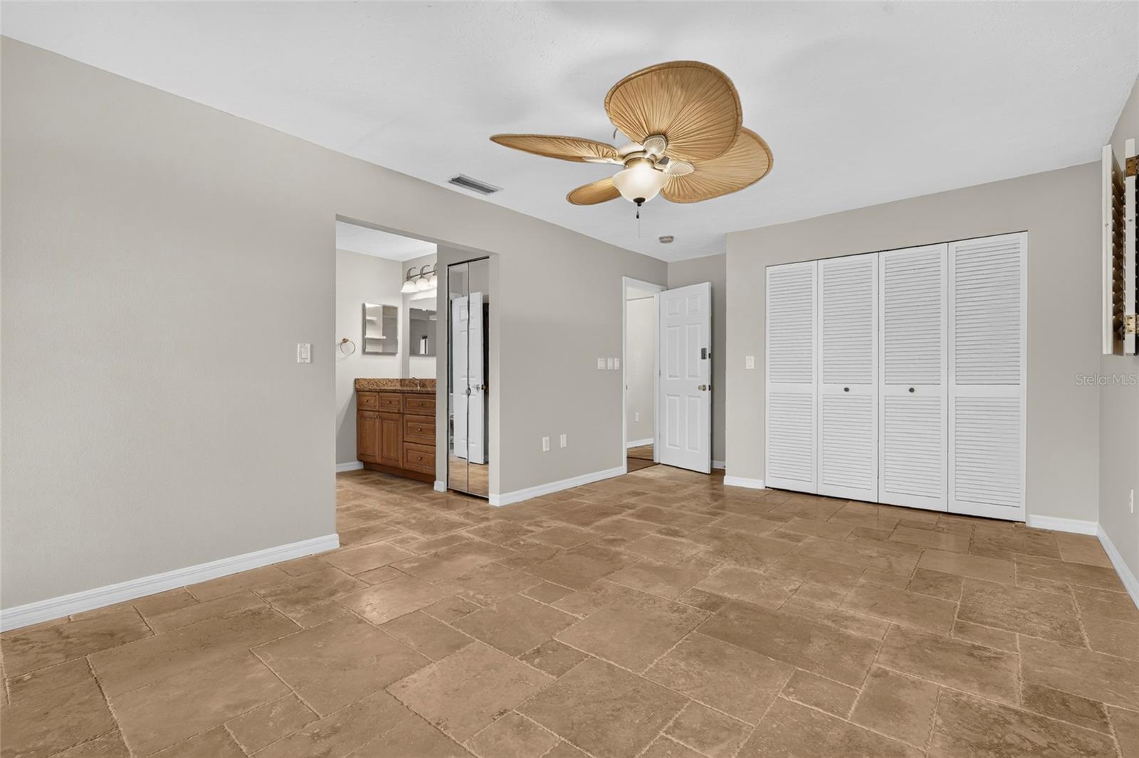 COUNTRY PLACE - Residential